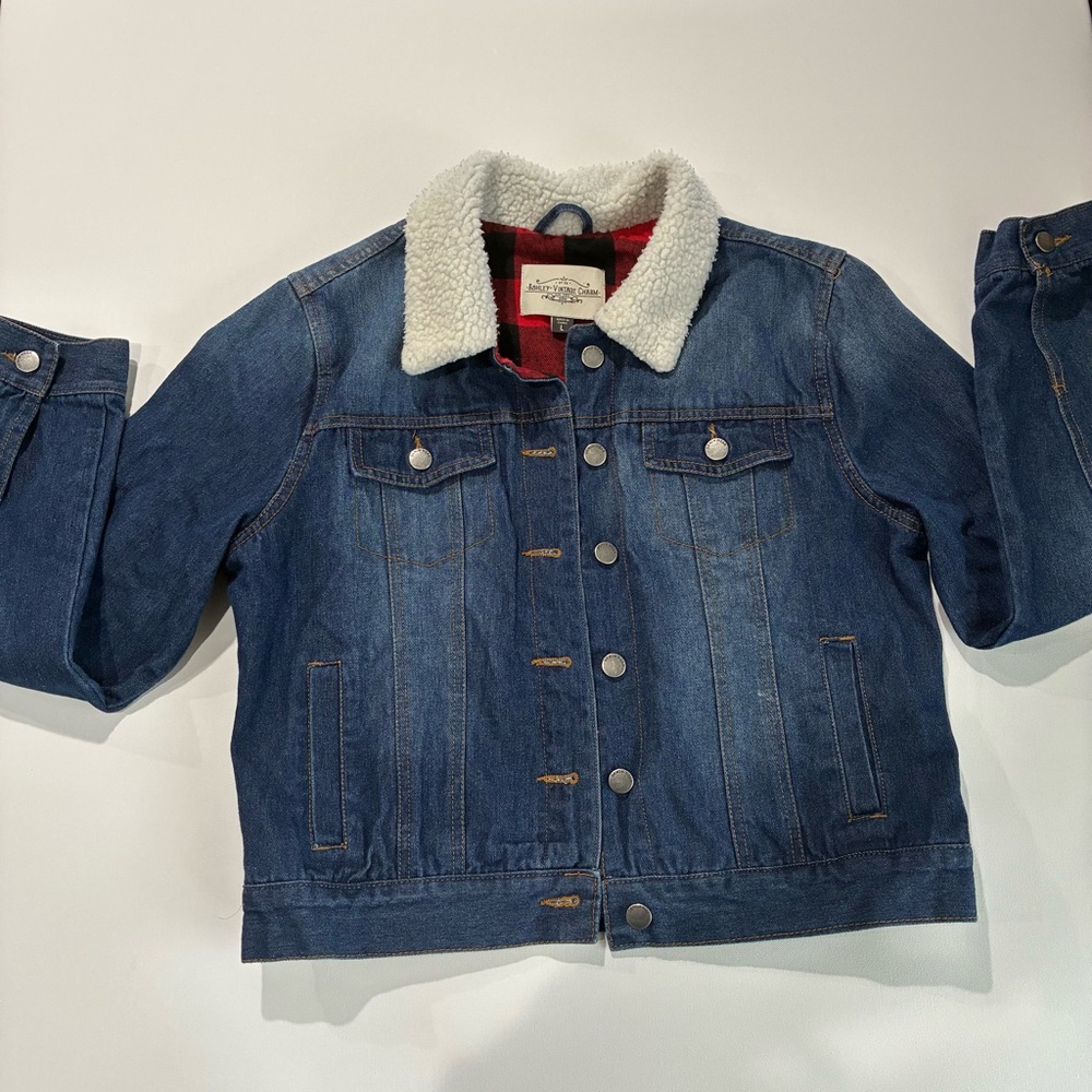 Cozy Blue Denim Jacket with Sherpa Collar